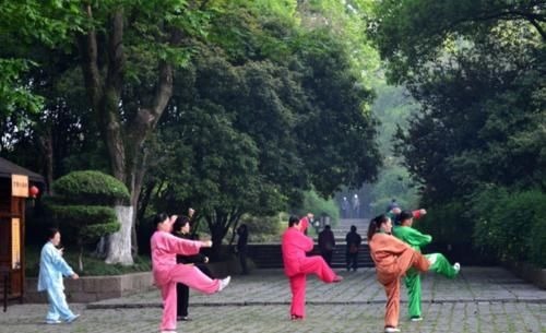 太极|医生坦言:50岁以后,想要老得慢一些,建议别练这3个运动项目