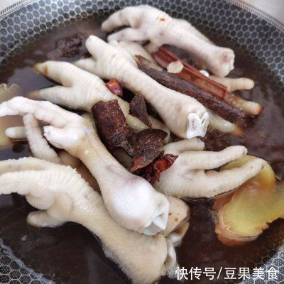 鸡爪|这道酱香卤鸡爪,一上桌就被哄抢一空