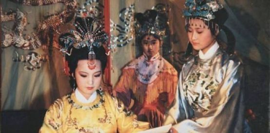 元春&红楼梦元春身边的丫鬟抱琴,秘密终于揭开,怪不得元春被抛弃