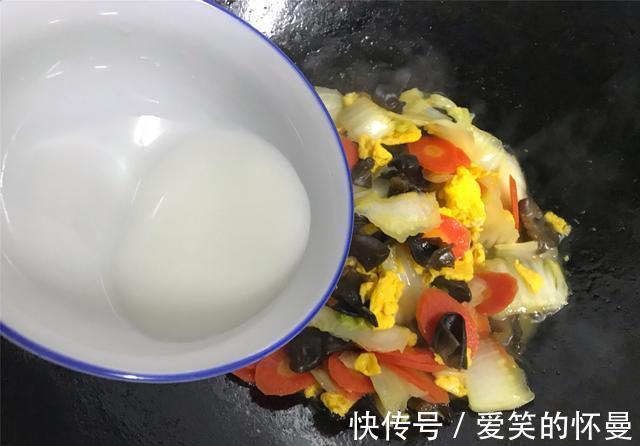 营养|白菜学会这么做,比炖肉还好吃,鲜美营养又简单,上桌连汤都不剩