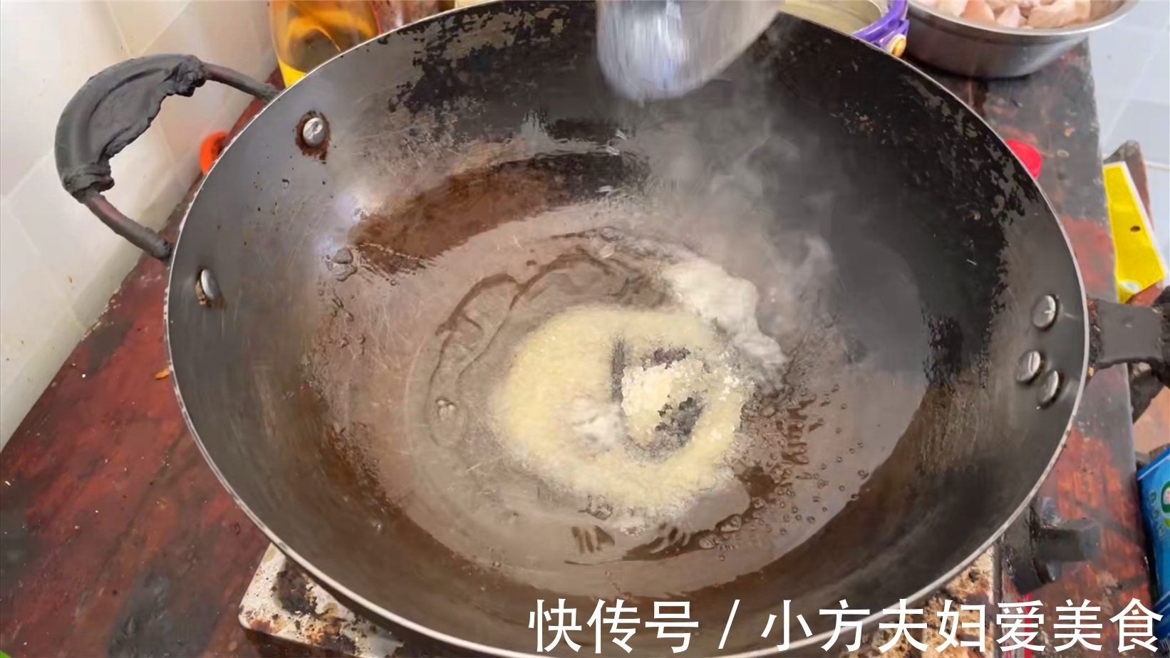 小方秘制红烧肉,色泽诱人肥而不腻,比饭店里做的都好吃!