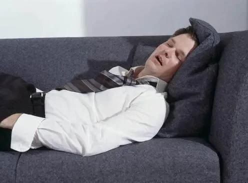 金鸡独立|血管堵不堵,晚上睡觉是否有这4个现象,若有1个,血管比较健康