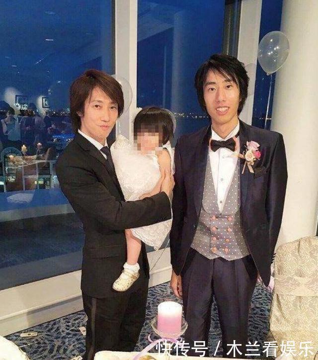 爸爸|“最年轻爷爷”火了,终于把儿子熬成兄弟,让宝宝分不清爸爸爷爷