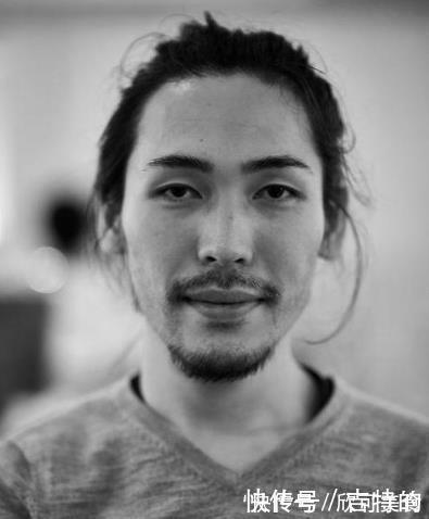 兴亡史#日本“天才”画家用三年画了一幅画,网友看后密集恐惧症者慎入