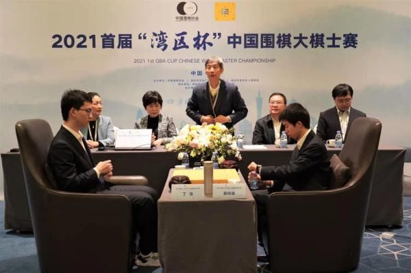 头衔战|围棋大棋士赛决赛上演 “00后”丁浩完胜辜梓豪