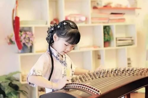 “请倒数第一名家长发言！”差生妈妈从容应对，让老师无地自容