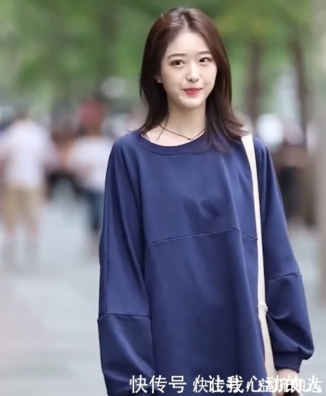 牙膏 美女出门不穿长裤子，晒出双性感“牙膏腿”，不料膝盖的疤成亮点