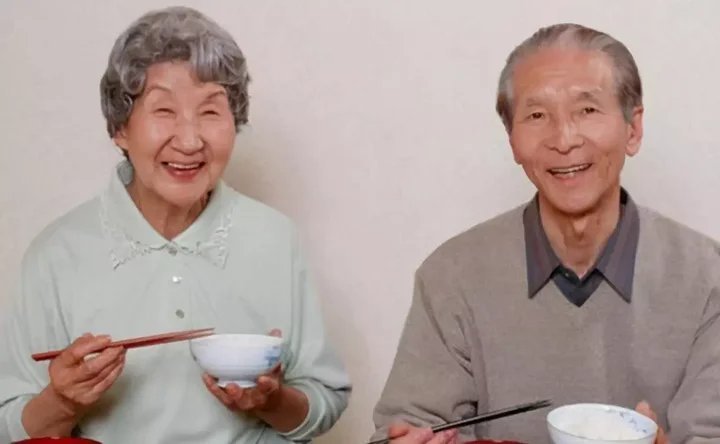 食物|转告父母：1种食物，吃一次等于吃3个塑料袋，难怪血管会堵塞