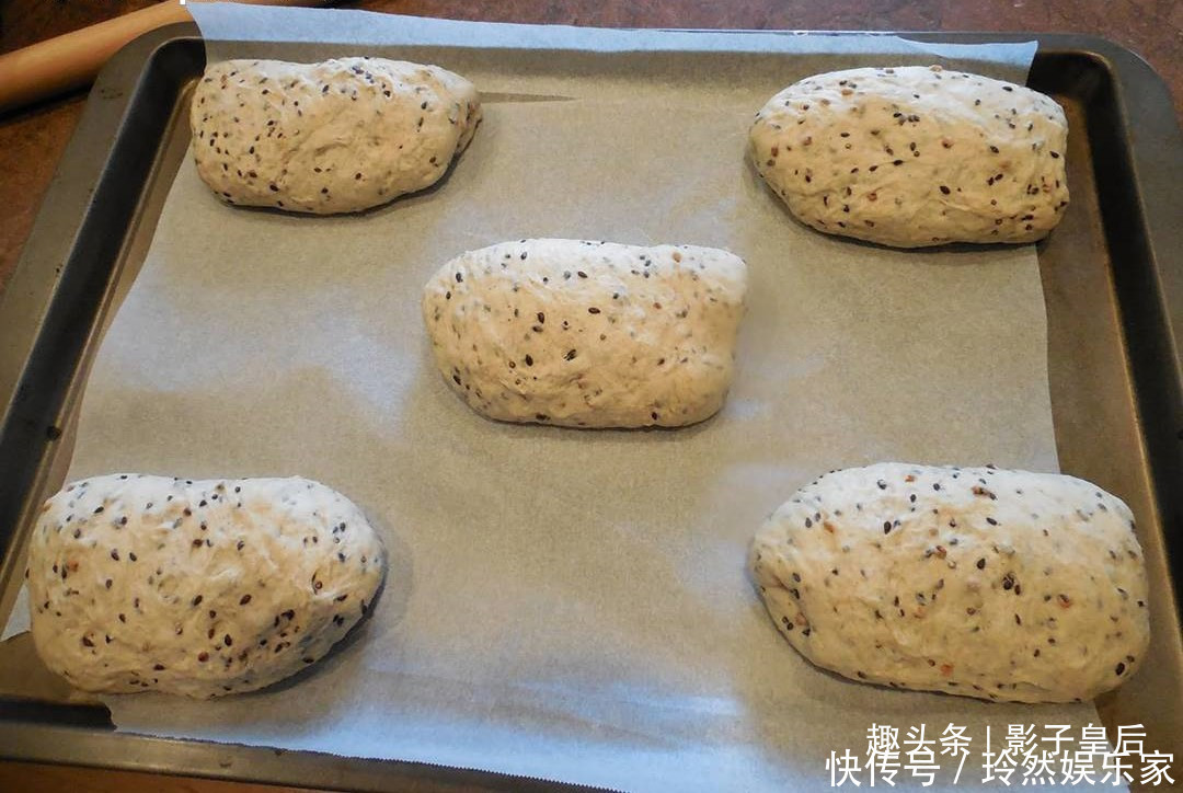 比馒头简单，比包子好吃，我家隔三差五做一次，一出锅就抢光！