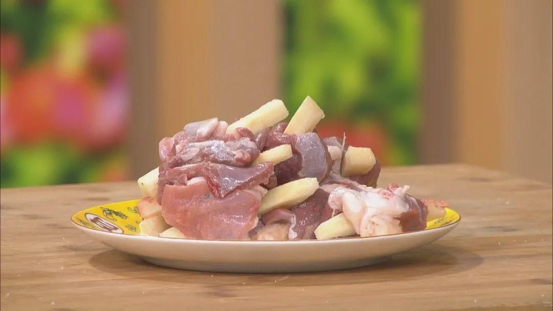  羊肉|「养生厨房」今日菜品——“脱胎换骨”羊肉煲