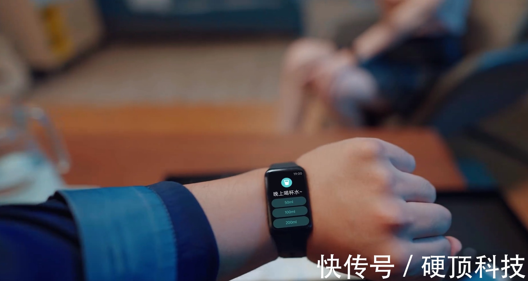 沉浸式|周淑怡再度整活！变身OPPO Watch Free，带来沉浸式哄睡