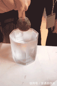 |搞笑GIF趣图:紧急刹车,给爸爸省了一个月的工资