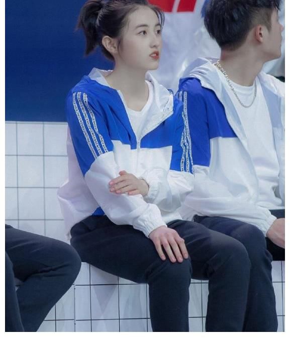 《你好星期六》收视夺冠，快本难回归，还好何老师在