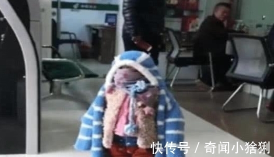 娃儿|“企鹅宝宝”入镜走红,其实有一种冷叫:你爷爷觉得你冷!