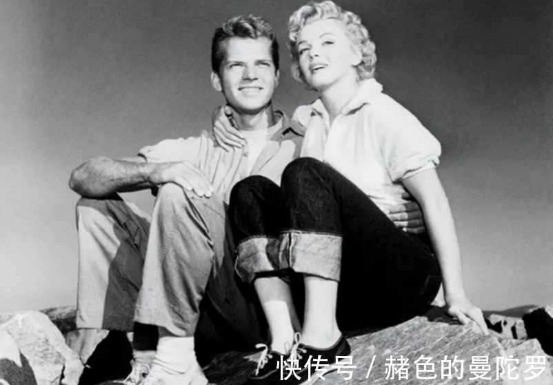 巴菲特|净利暴跌96五折自救巴菲特的运动鞋最有趣, NIKE继承人穿阿迪!