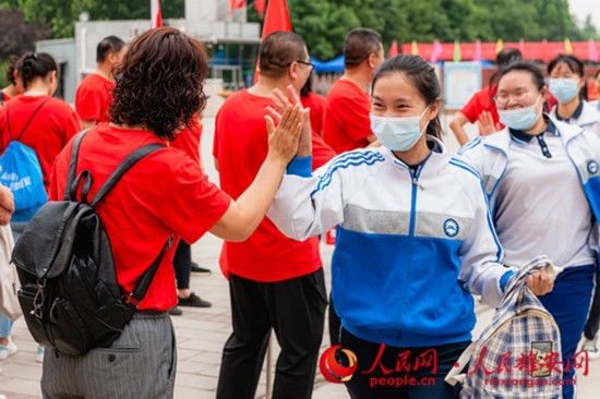 考务|现场直击 ｜ 高考首日，雄安新区5801名考生赴考