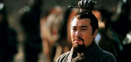 痛哭|刘备若未错过此人,也无需颠沛流离,死后曹操痛哭落泪