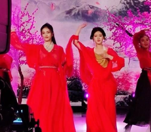 互动也是非常|《快本》最新路透,两大热播剧男女主加盟,看到赵露思追定了