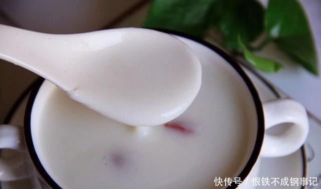 早餐别整天喝牛奶了,它比牛奶强多了,热乎乎喝一杯,暖胃又滋补