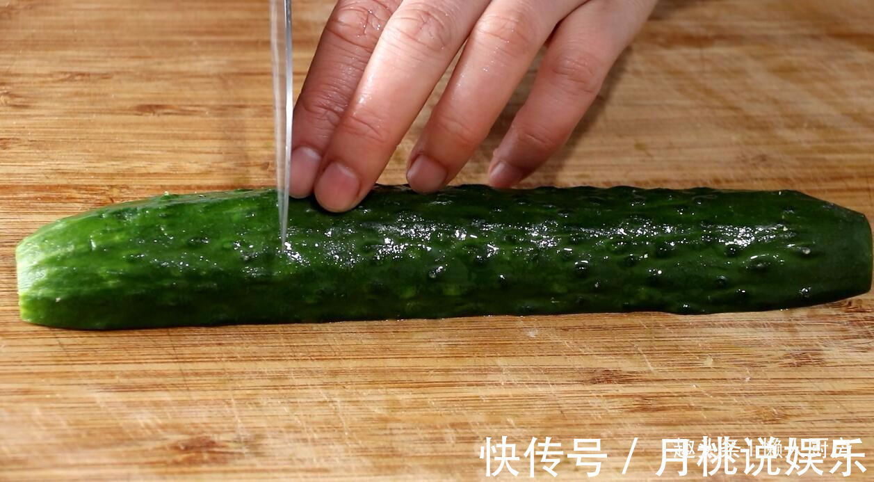教你黄瓜最好吃的做法,脆嫩爽口,开胃解油腻,比大鱼大肉都好吃