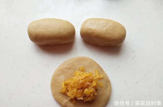 春天最该吃的小点心，不用烤箱直接烙，又酥又甜，我家隔三差五做