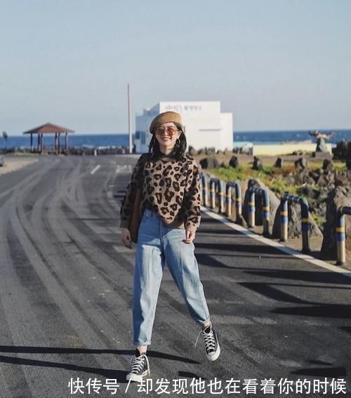 平底鞋 4、50岁的女人,建议不要穿高跟鞋!今年流行这3种平底鞋,特时髦