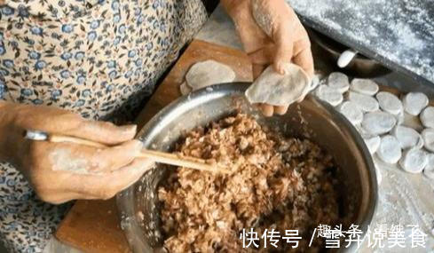 白菜饺子最好吃的做法,调馅是关键,大厨详解,3大盘子不够吃!