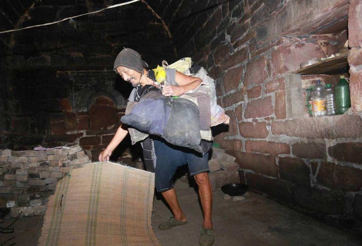 牛诗静:先祖曾是清朝状元,为保护状元府,他如今靠着救济生活