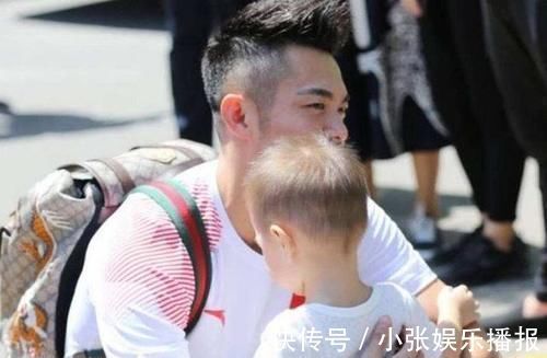 公式|林丹儿子“长腿”惹眼,3岁身高已到妈妈腰部,父母基因太优秀