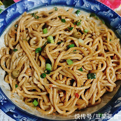 这是我吃过全宇宙最好吃的武汉热干面