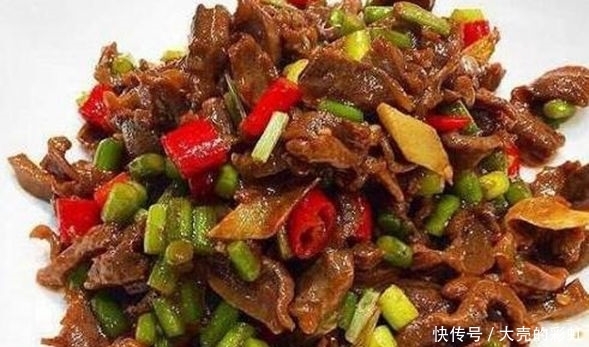 美食优选:莴笋炒腊肉、蒜薹小炒鸡杂、青瓜木耳炒蛋、干锅辣鸭肠