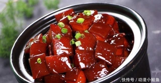 搞错|炒糖色, 到底用油炒还是用水炒, 好多人都搞错了, 难怪红烧肉发苦