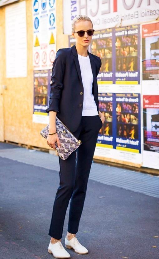 小仙女 马丁靴“失宠”了,秋季最火的“鞋子”来了,搭配风衣西装超时髦