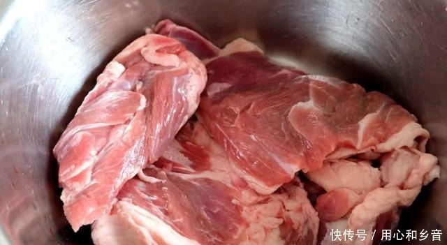 外行|炖羊肉,外行只用萝卜,再加2个样品,羊肉鲜嫩无异味