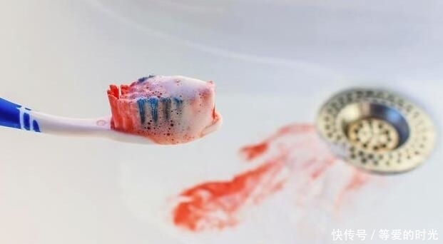 跑光|口中有3个症状，肝病悄悄来登门，1种常见植物煮水喝，肝毒跑光