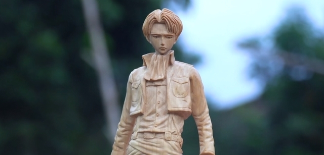 央视发现宝藏up主,72岁用木雕雕刻手办,利威尔,暴龙兽栩栩如生