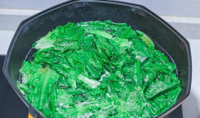 很多人不认识这种蔬菜，每天炒一盘，肠道通畅了，胖人越吃越瘦