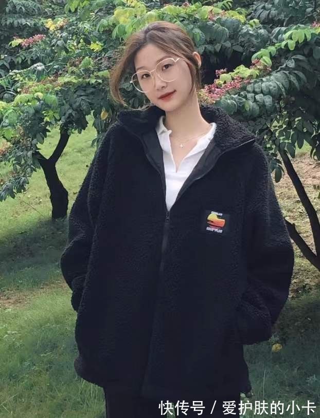 运动裤 百元级别的时尚单品摇粒绒,配半裙,搭直筒裤,初春这样穿好时髦