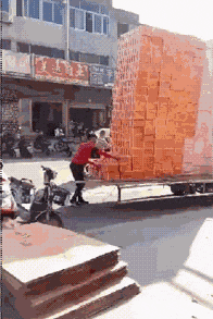 |搞笑GIF趣图:如果有个人对我这么贴心,那我做梦都能笑醒