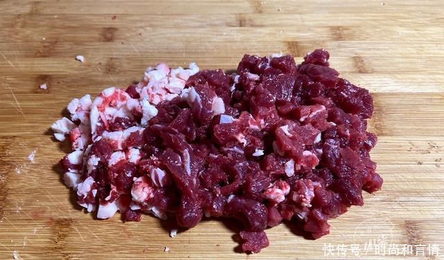 牛肉饺子这样调馅太好吃了,再贵也要吃,做法简单味道鲜香,解馋