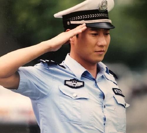 福贵|停播3年，那个火遍全国的“网红交警”谭乔，怎么确诊了抑郁症