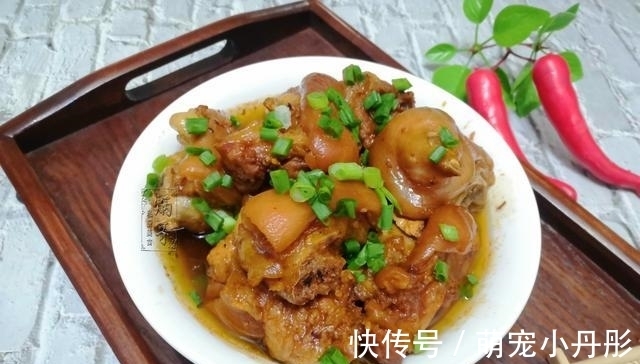 拌饭|这蒸菜我家一周做3次,食材炒下蒸一蒸软嫩鲜香,汤汁拌饭真得劲