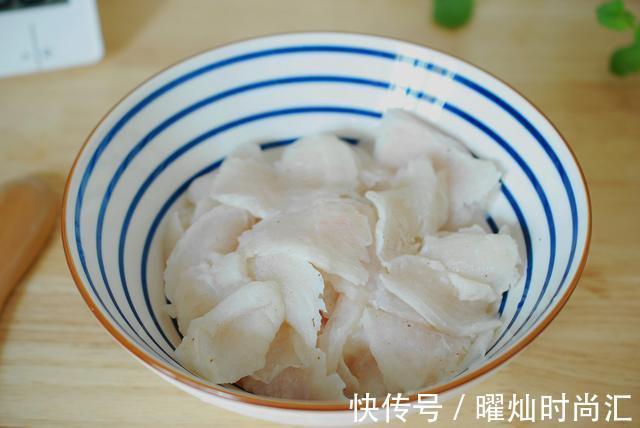 鱼片|同事懵了，不相信做酸菜鱼这么简单，鱼片完整不碎，连汤都很鲜