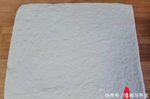 有的人爱吃花卷却不会拧,看看我介绍的这两种方法,简单易操作