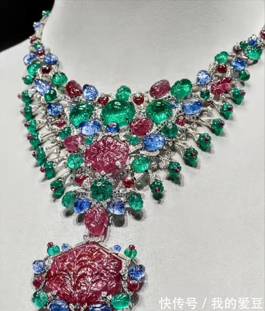 伊特鲁里亚#有着万年历史的项链,随着时间而愈发的多样化,有极大的鉴赏价值