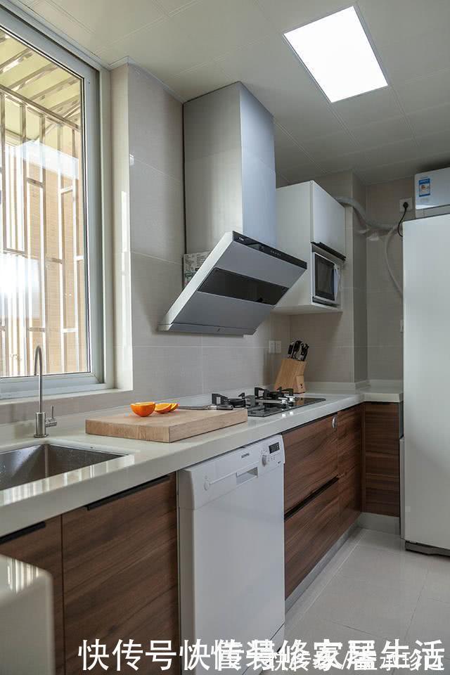 玄关柜|晒晒表姐106平新房，鞋柜抬高10cm多能放50双鞋，装修简约又大方