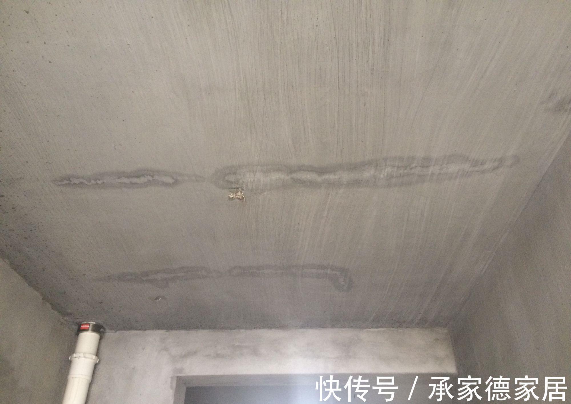 开裂|卫生间漏水的可能原因有4种，其中3种不需要砸砖，就可以补漏！