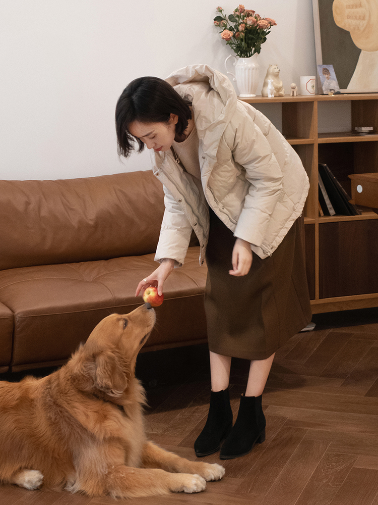 浅蓝色|真正聪明的小个子女生，羽绒服都这么穿显高显瘦，保暖舒适又洋气