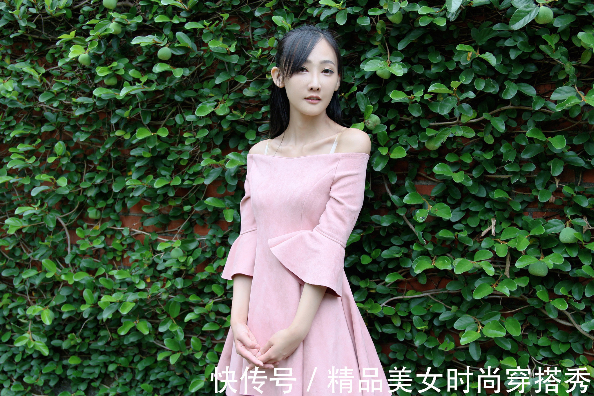 一字肩 粉色的一字肩连衣裙，甜美知性，优雅又耐看