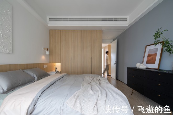 长虹玻璃|少即是多,130㎡现代四居岂止于大?